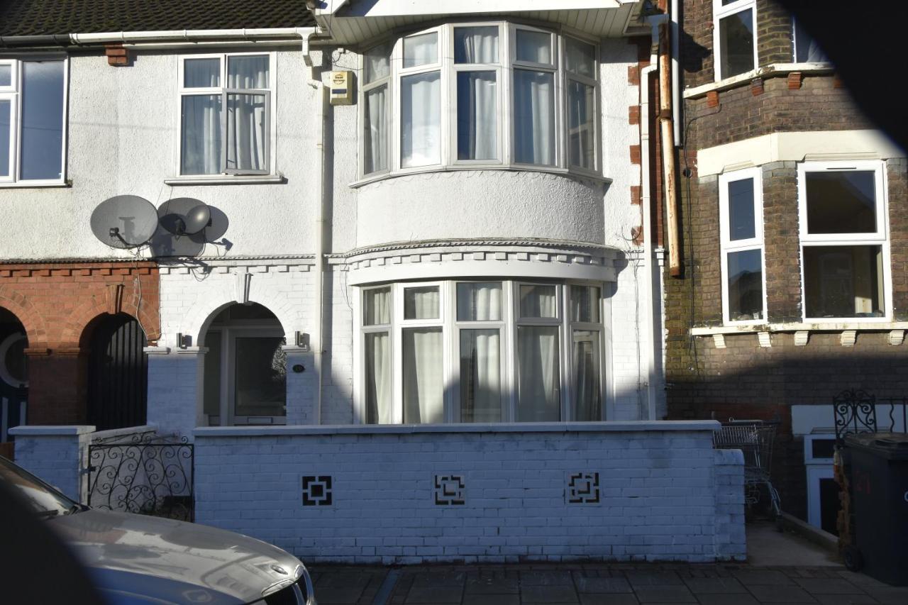 ホテルClarendon House ルートン エクステリア 写真