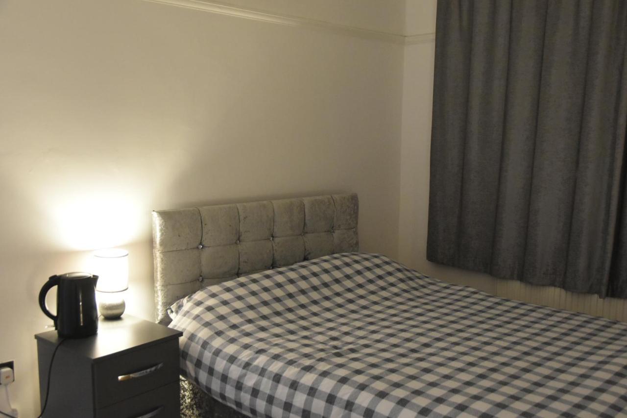 ホテルClarendon House ルートン エクステリア 写真