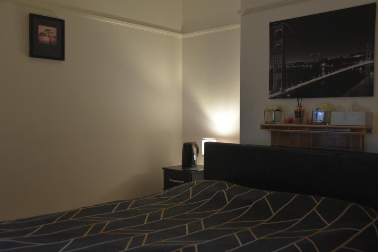 ホテルClarendon House ルートン エクステリア 写真
